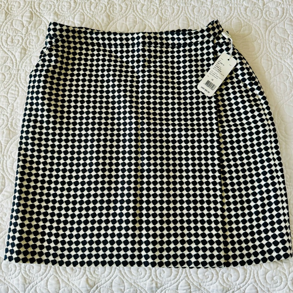 NWT ! AKRIS Punto Navy and Offwhite Mini Skirt .